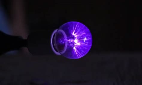 More images for diy plasma ball » DIY Plasma Ball Made From Tesla Coil And Light Bulb Is Amazing | BGR