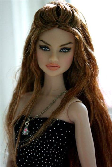 2255 Best Beautiful Fashion Doll Images On Pinterest Fashion Dolls Barbies Dolls And