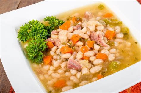 Ham and northern bean soup in a crock pot. Great Northern Beans with Ham and Cornbread | Recipe | Ham and bean soup, Great northern beans ...