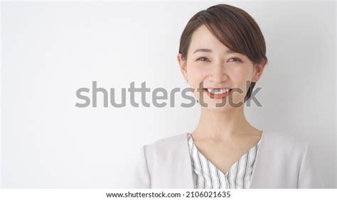 顔 日本人 女性 正面8676点を超えるロイヤリティフリーでライセンス可能な写真素材 Shutterstock