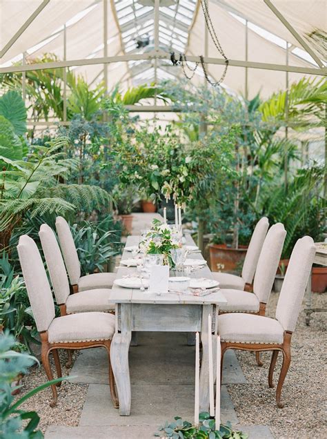 This Is How You Effortlessly Incorporate Nature Into Your Wedding