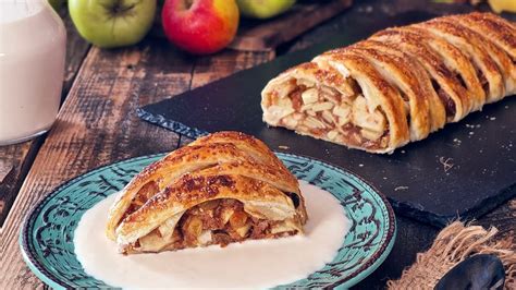 Quick Apple Strudel With Puff Pastry And Vanilla Sauce Easy Recipe