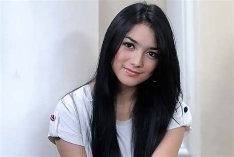 Articles about technology, health, photo galleries, games and various tutorials. 10 Artis Wanita Paling Cantik Indonesia - Google Groups