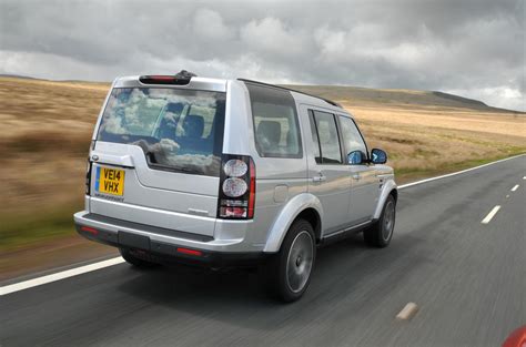The 2016 land rover discovery carries a braked towing capacity of up to 3500 kg, but check to ensure this applies to the configuration you're considering. Land Rover Discovery 2004-2016 design & styling | Autocar