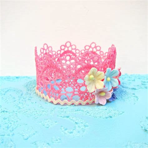 Diy Lace Crowns Made With Glamour Dust Morenas Corner