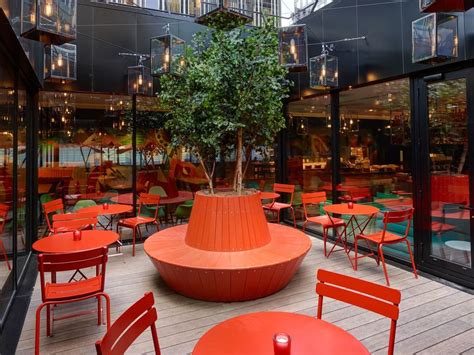 En partenariat avec la sncf, le groupe multiburo propose des espaces de travail à paris gare de lyon. Épinglé par Stéphanie Prud'homme sur espace coworking ...