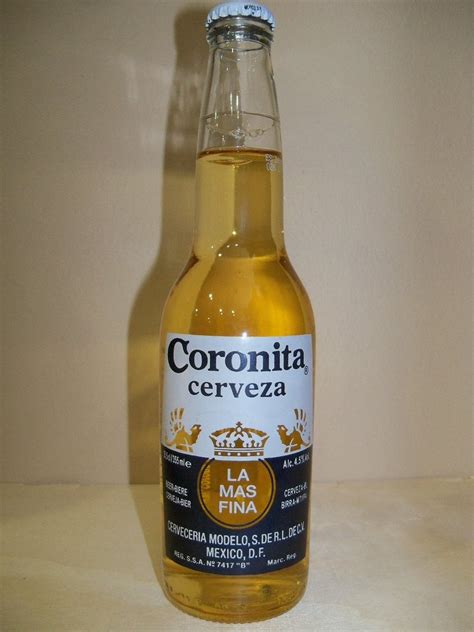 Coronavirus, a group of rna viruses. Cerveza Corona