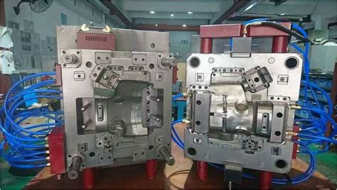 China Custom Plastic Injection Molding For Auto Car Part Suppliers And
