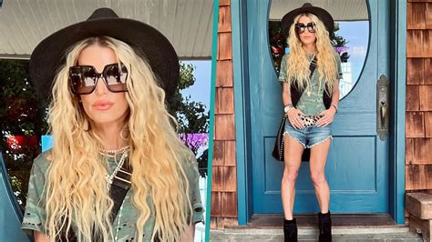 Jessica Simpson Dusts Off Her Daisy Dukes And Shows Off Toned Legs In New