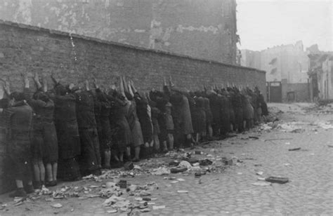 Warsaw Ghetto Uprising 33 Harrowing Photographs