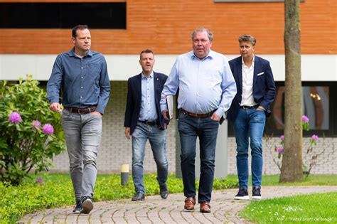 De bonkige aanvaller wil de club uit doetinchem met strijd én goals naar de eredivisie leiden. Cambuur en De Graafschap praten verder over compensatie