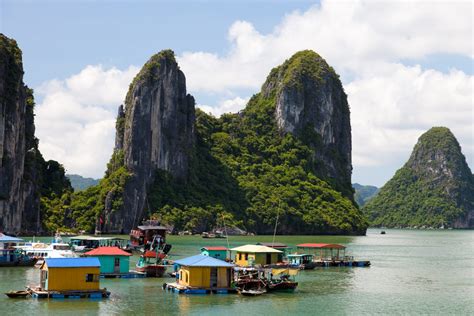 Halong bay vietnam (bay of decending dragons or landing dragons) is a famous bay on the west coast of the ton kin gulf that locates in the north east coast of vietnam. Vietnam Cultural Tour for Women | Hanoi, Halong Bay, Hue ...