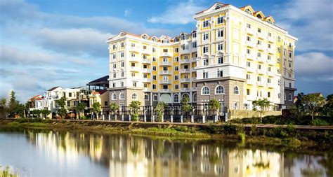 That's 7 hours of sunshine per day. Riverside Luxury At Hotel Royal Hoi An, Vietnam