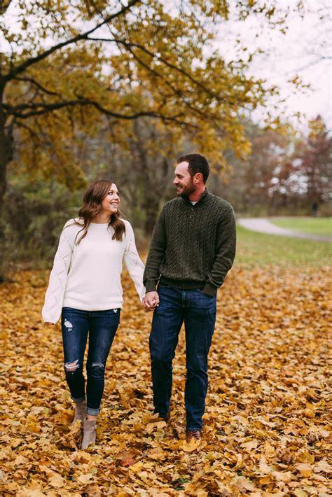 Fall Engagement Photo Outfit Inspiration Engagement Photo Outfits