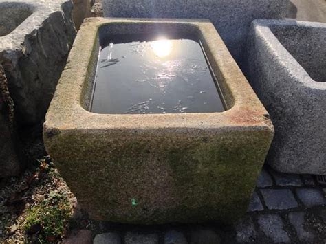 Wasser im garten zu haben ist immer eine faszinierende sache. Natursteinbrunnen Garten | Brunnen, Steinbrunnen, Garten