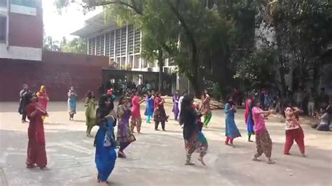 Flashmob Dance By Buet 09 Girls Mobile Youtube