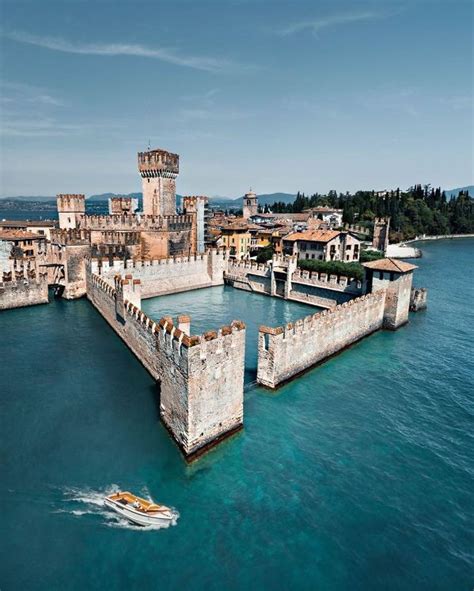 Sirmione Lago Di Garda Amazing Travel Destinations Places To Travel