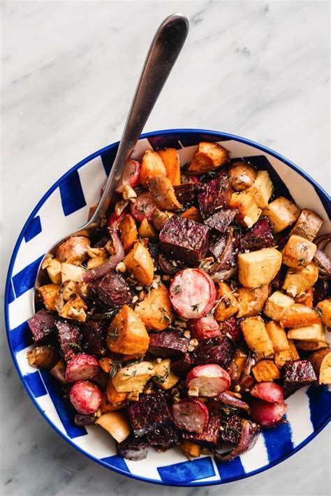 These Maple Roasted Root Vegetables Are Everything You Want In A Crowd