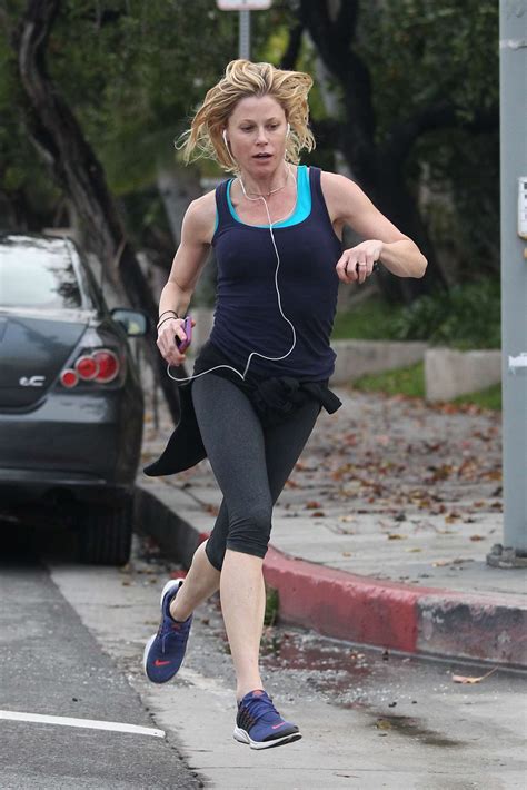 Julie Bowen In Tights Jogging In Sherman Oaks 11 Gotceleb