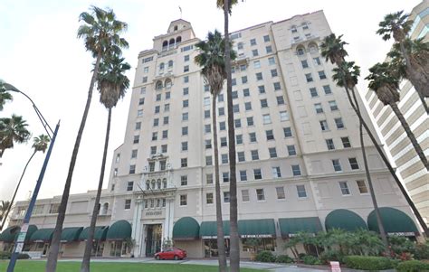 Long Beachs Historic Breakers Building To Reopen As Independent Hotel