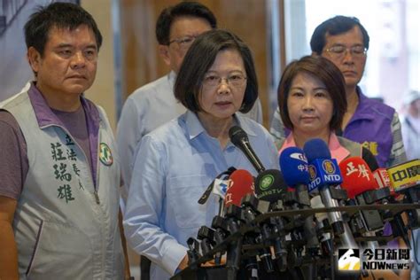 Search for text in url. 郭台銘參選衝擊選情？蔡英文：對國民黨影響比較大 | 政治 | NOWnews 今日新聞