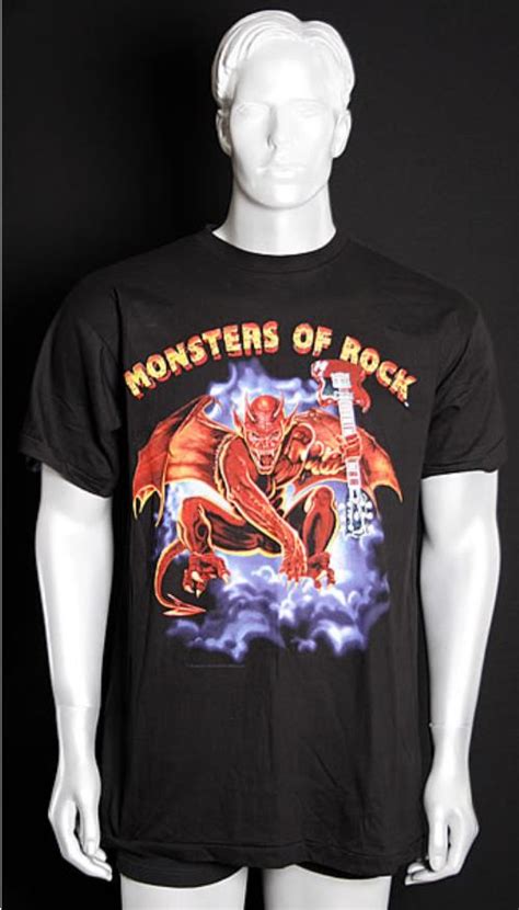 August 15, 2018 7:15 am. Metallica Monsters Of Rock UK t-shirt (445882)