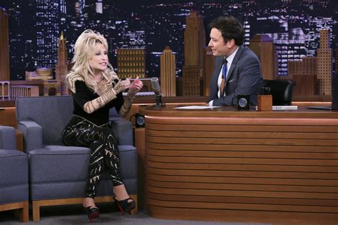 Watch Dolly Parton Trick Jimmy Fallon With A Hilarious Story Sounds Like Nashville