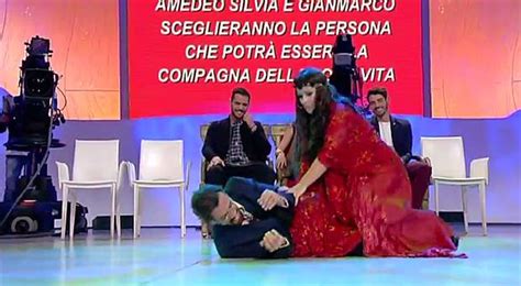 Ecco quali sono e cosa ha svelato l'opinionista di uomini e donne. Tina Cipollari e Gianni Sperti come Albano e Romina ...