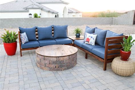 This diy outdoor sectional sofa is built from plywood and features storage for the cushions. DIY Outdoor Sectional Sofa - Part 1 {How To Build the Sofa ...
