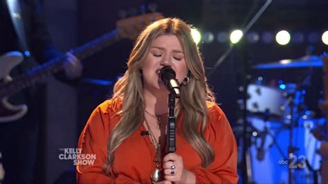 Kelly Clarkson Sings Theres Your Trouble By The Chicks Live Concert Performance 2021 Hd 1080p