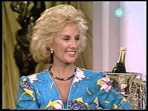 Rosa maría juana martínez suárez, known by her stage name mirtha legrand is an argentine actress and television presenter, twin sister of si. Mirtha Legrand 1990 Cris Morena - YouTube