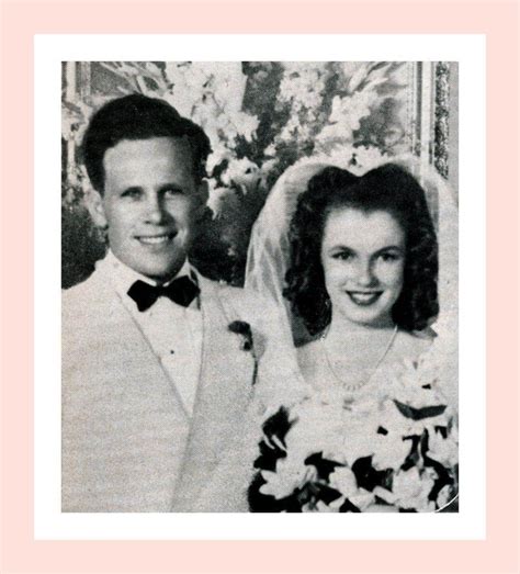 Wedding Photos Of Marilyn Monroes First Marriage When She Was 16 1942