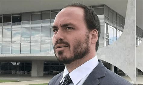Ministro afirmou ainda que grupo não tinha influência e tampouco agia nas questões do ministério da saúde. Ridicularizado por erro, Carlos Bolsonaro culpa 'geração ...
