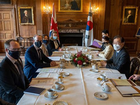These are the most industrialized nations in the world. G7 leaders in talks over deal to fight risk of new ...