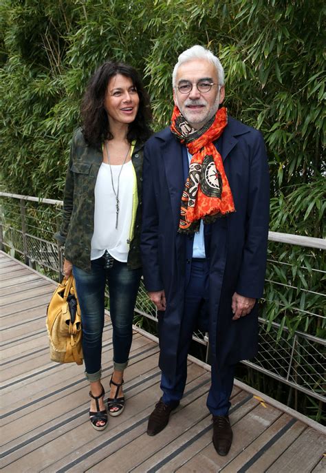 Photo Pascal Praud et sa femme People au village des internationaux de France de tennis à