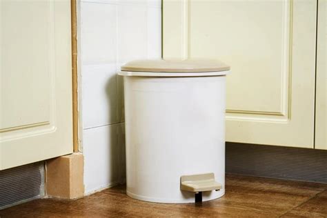 Kitchen Trash Can Sizes And Guidelines With Drawings Homenish