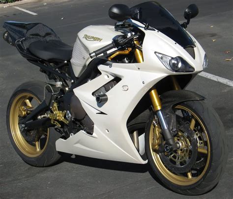 Triumph genuine race parts are sold individually and a number of the. January 2008 BOTM: PragB's Daytona 675! - Triumph675.Net ...