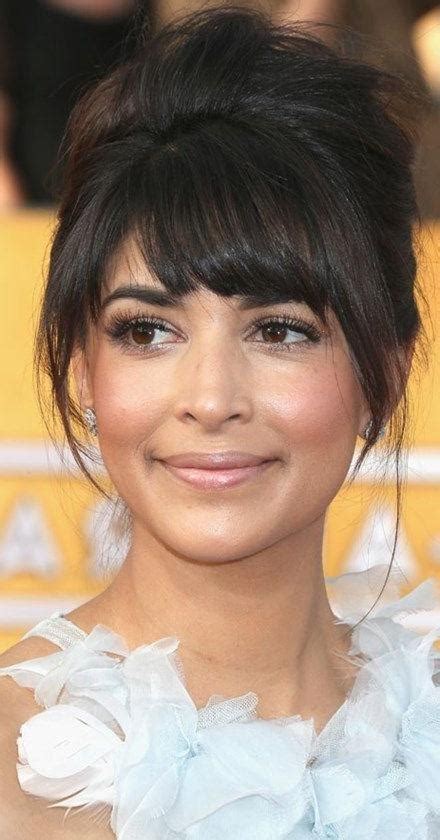 If you have thick hair and are looking for hairstyles and haircuts that will make your hair look less this layered hairstyle for thick hair lessens the fullness and thickness of the hair into a more whether you have a smaller face shape or your hair is just very dense, adding some waves is ideal. 20 Best Short Hairstyles for Small Foreheads