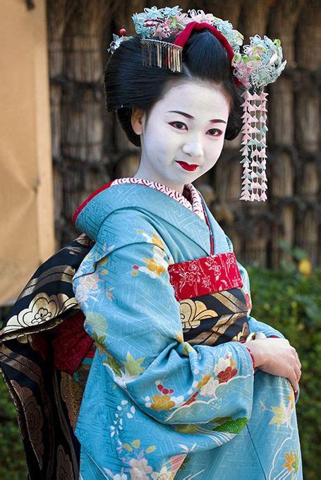 Pin By Garfield Simpson On Geisha Kimono Japan Japanese Geisha