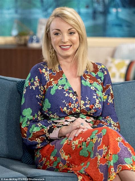 Helen George Admits She Was Out Of Her Depth With Daughter Daily Mail Online