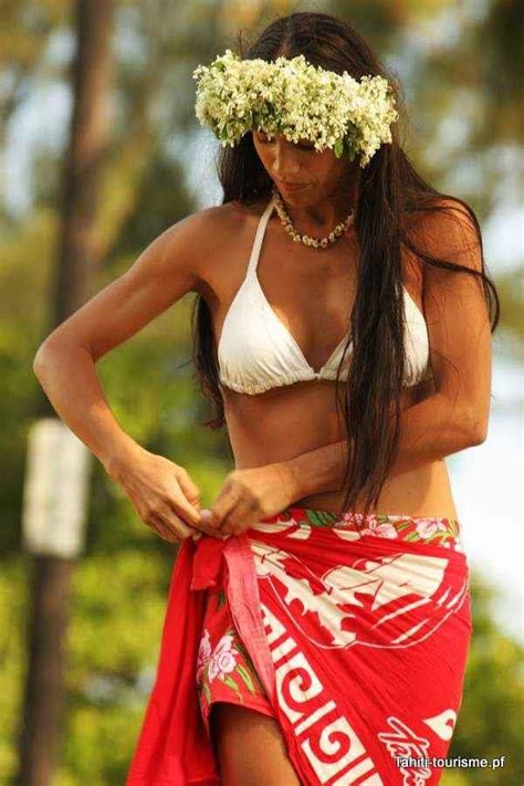 Tahitian Woman Polynesian Girls Polynesian Dance Polynesian Islands Polynesian Culture