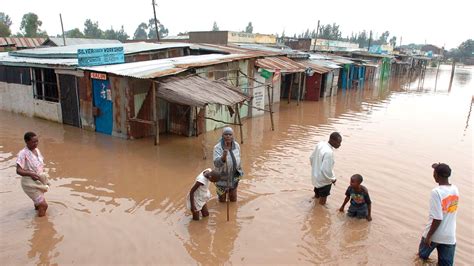 Floods In Kenya Somalia Displace Hundreds Of Thousands — Quartz Africa