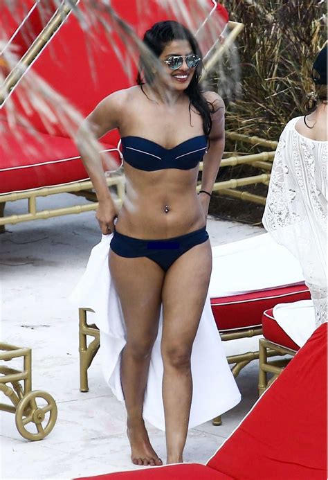 Omg Priyanka Chopra In Bikini