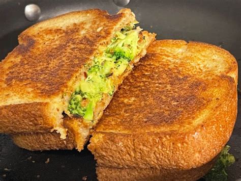 Broccoli Cheese Grilled Sandwich Hearty Food Talks