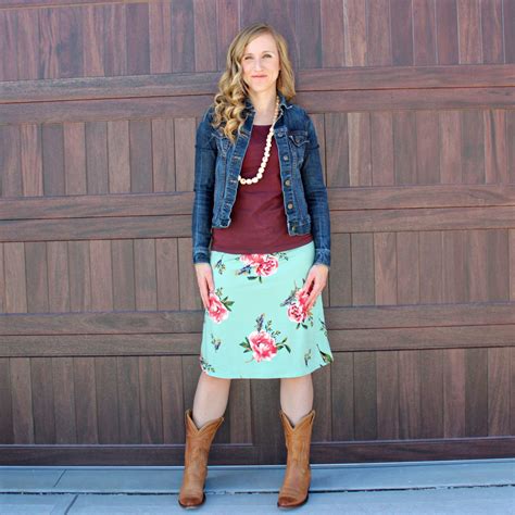 Try Cute Dresses To Wear With Cowboy Boots Yabibo
