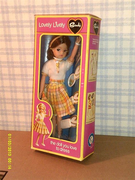 1975 Pedigree Lovely Lively Brunette Sindy Doll Nrfb 98644 Sindy