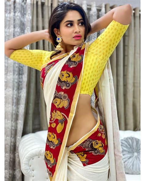 Shivani Narayanan Sexy Photos Hottest Navel Cleavage Images