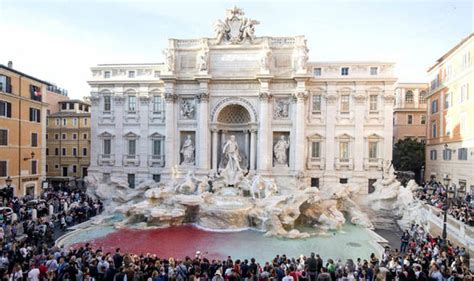 Romes Trevi Fountain Turns Blood Red Live Pictures As Tourists