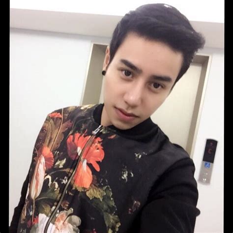 จากกรณี มิตร มิตรชัย หรือ นายคีรีรัก สมณะบารมี น้องชายของลิเกชื่อดังอย่าง เอ ไชยา มิตรชัย และ แอน มิตรชัย ถูกอดีตแฟนสาวคือ นางสาวรัญชิตา. ไชยา มิตรชัย เผยน้องชาย มิตร มิตรชัย เครียดจัด อ้วกเป็นเลือด