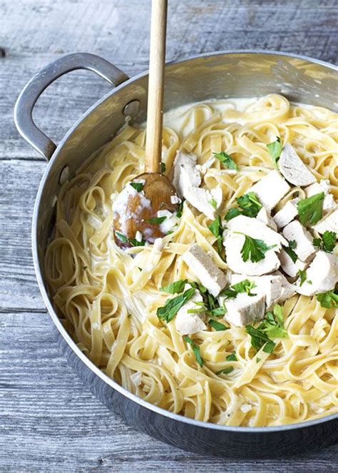 When you make it in your slow cooker, you can come home to a delicious. Easy Chicken Alfredo | Recipe (With images) | Chicken ...